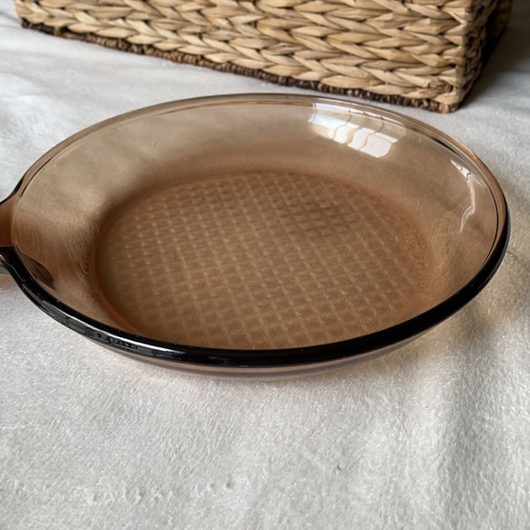 Vision Corning 10 1/2” Large Amber Frying Pan - Picture 4 of 11